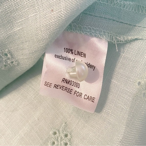 Tyler Boe 100% Linen Eyelet Cut Out Long Sleeve Top - Medium - Picture 6 of 13